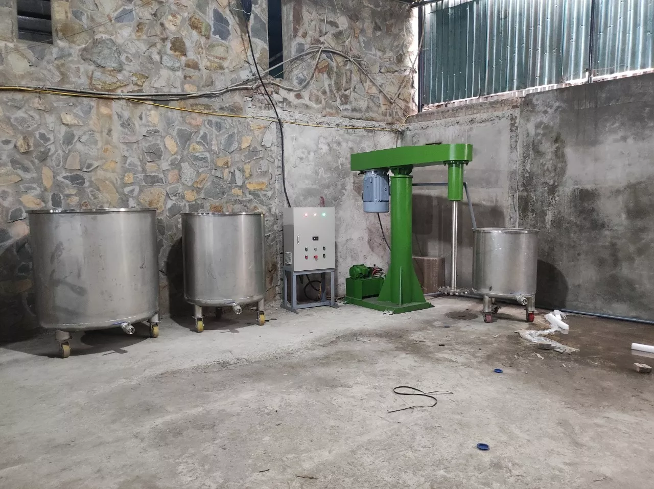 Lắp đặt máy khuấy sơn 500 lít