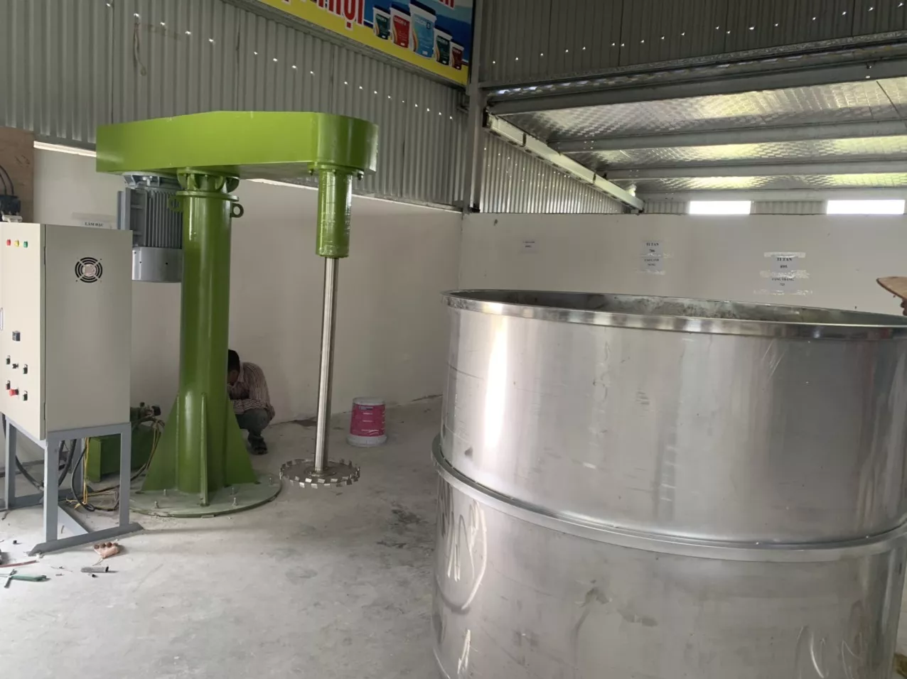 máy khuấy sơn 37kw