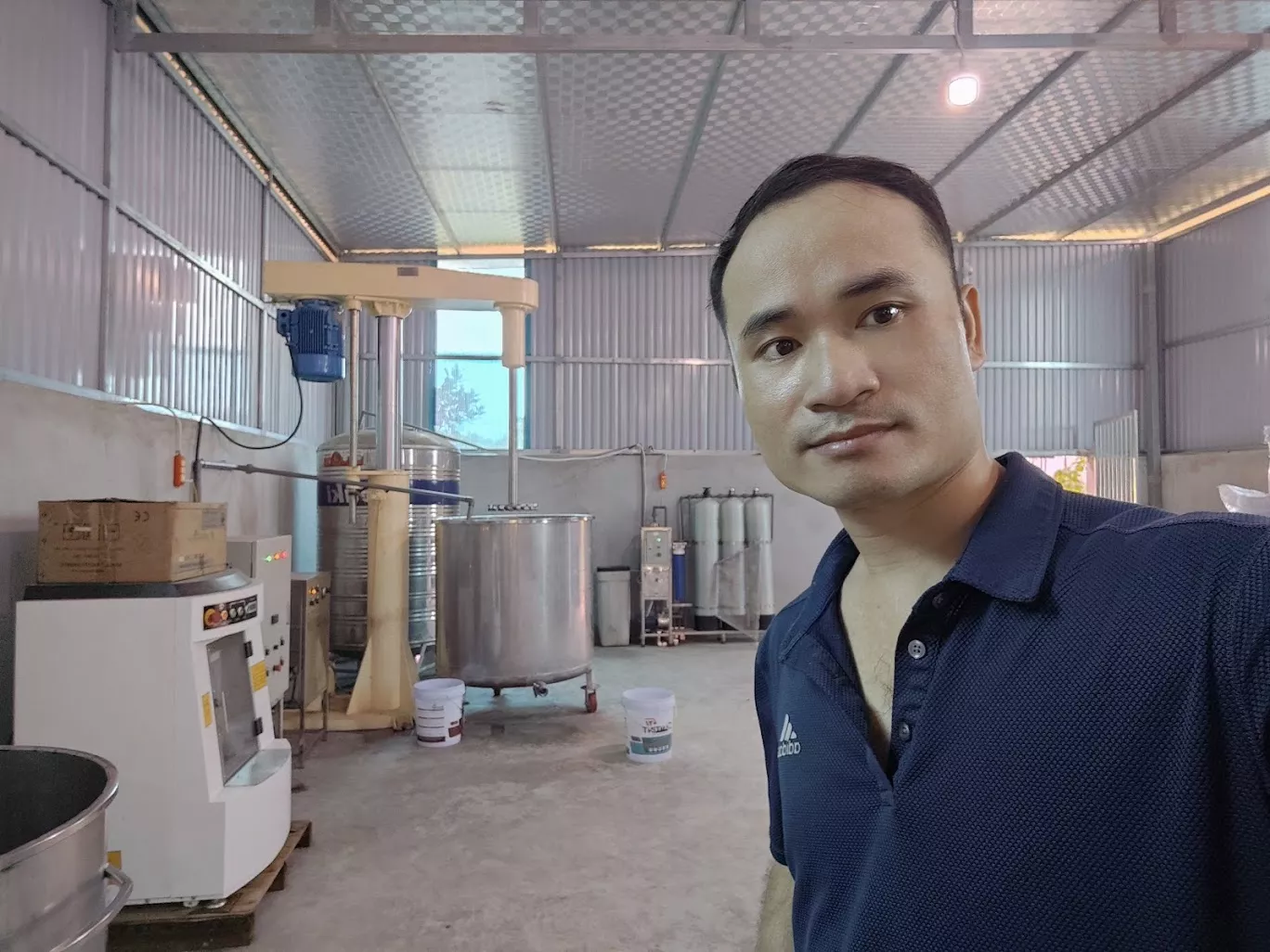 ceo sản xuất máy khuấy sơn 700 lít