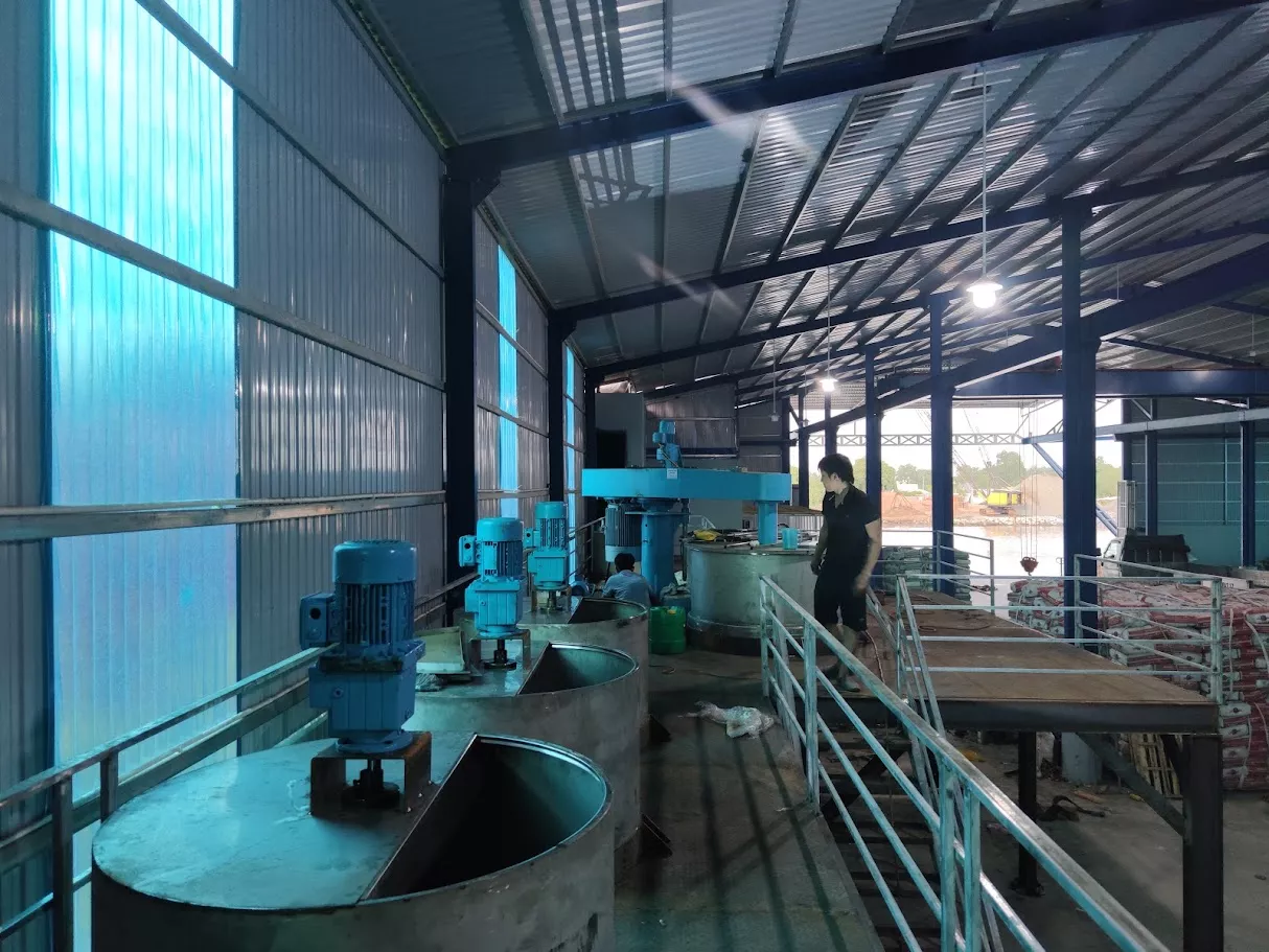 máy khuấy sơn sàn thao tác 2500 lít