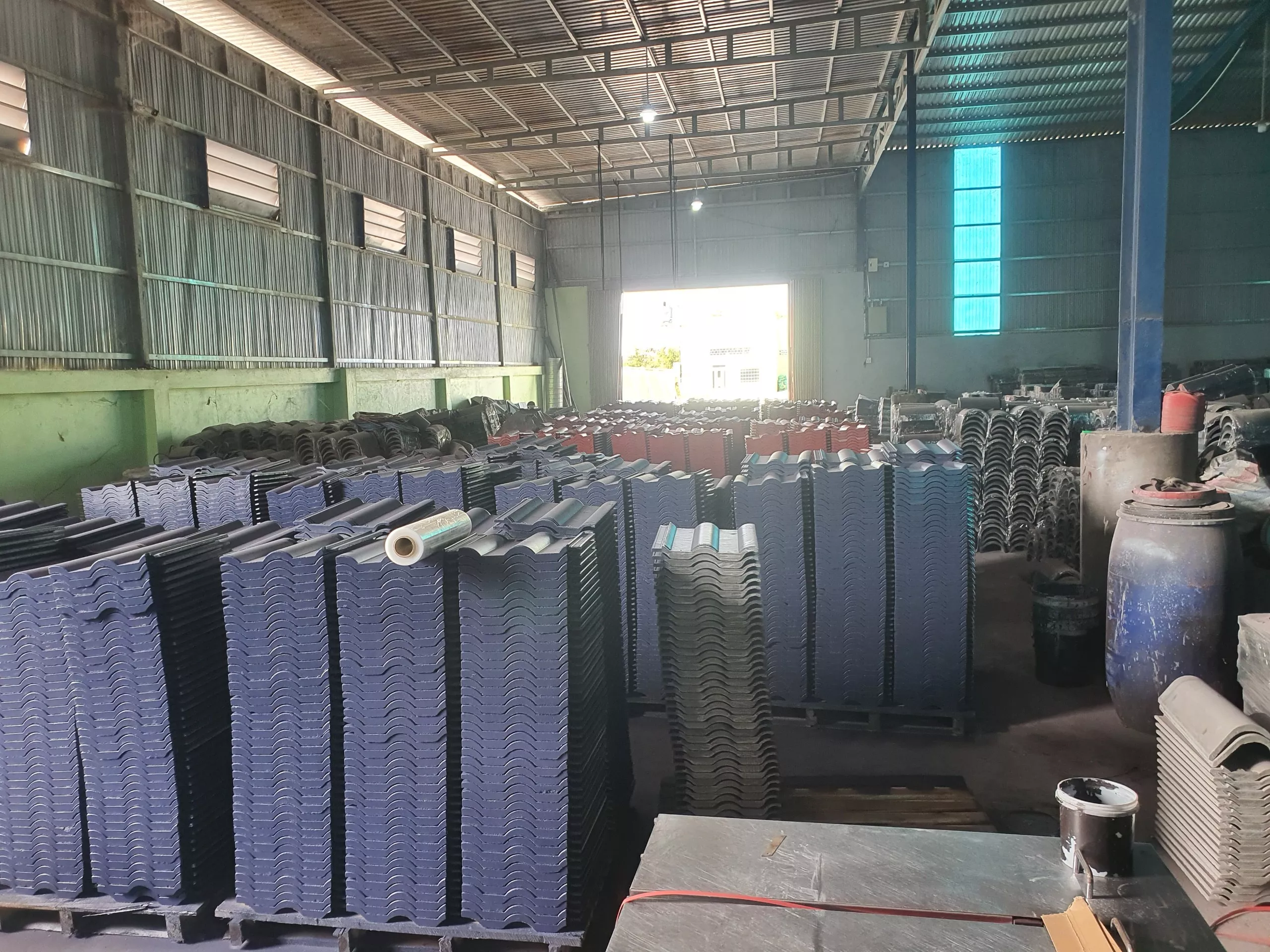 sơn ngói men sứ